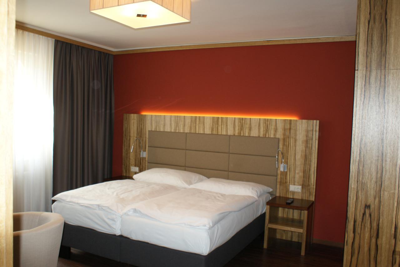 Hotel-Restaurant Schweinberger Stetten Стая снимка